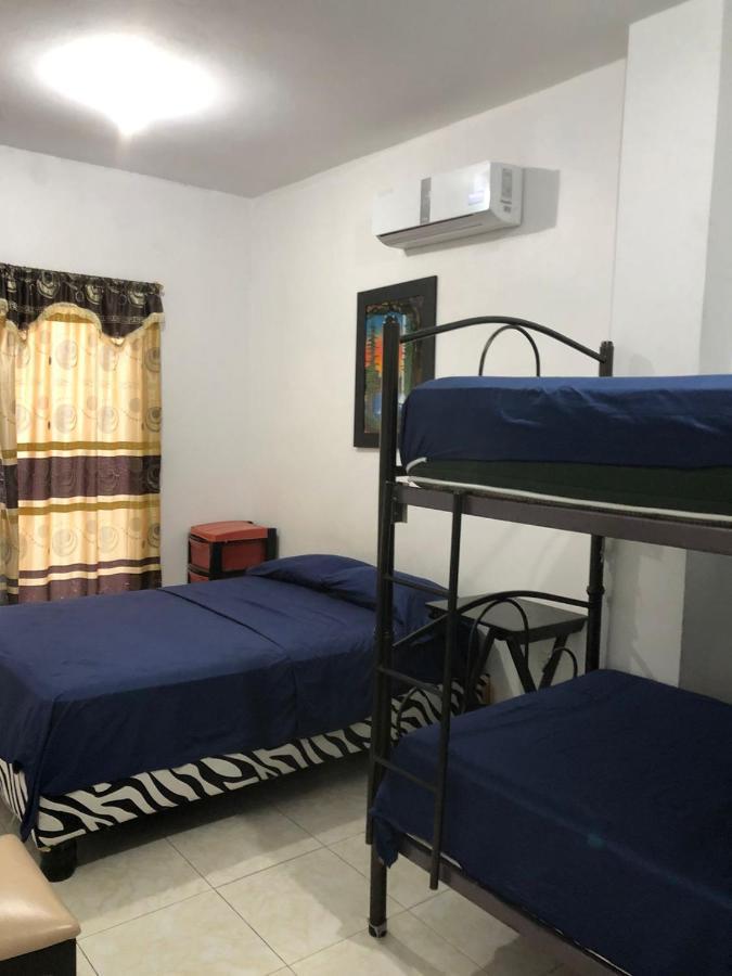 Hostal Playa Imperial Manta Zewnętrze zdjęcie