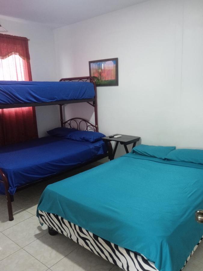 Hostal Playa Imperial Manta Zewnętrze zdjęcie